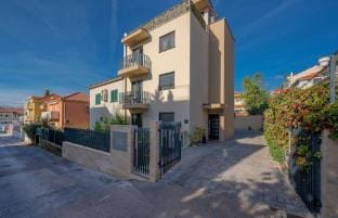 Seven Seas Residence Hotel in Split