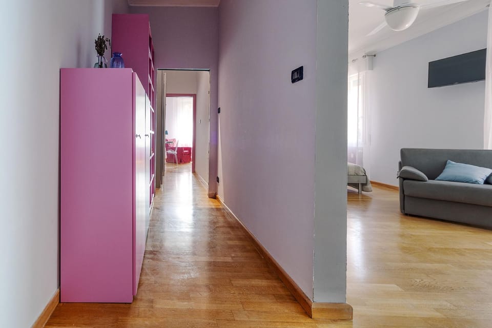 Sant Orsola Colorful Huge Apartment Hotel in Bologna