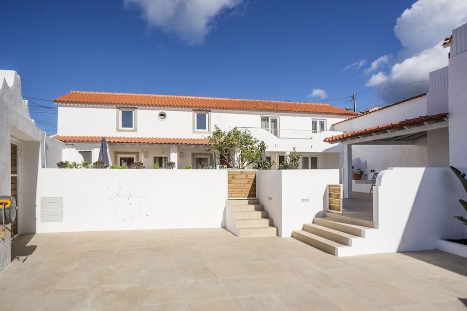 Sea’Ya Family Surf Houses Hotel in Cascais