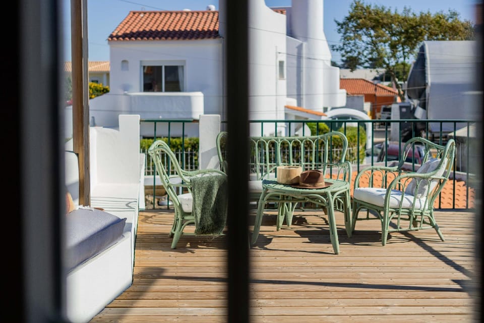 Sea’Ya Family Surf Houses Hotel in Cascais