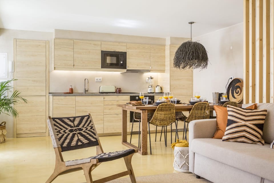 Sea’Ya Family Surf Houses Hotel in Cascais