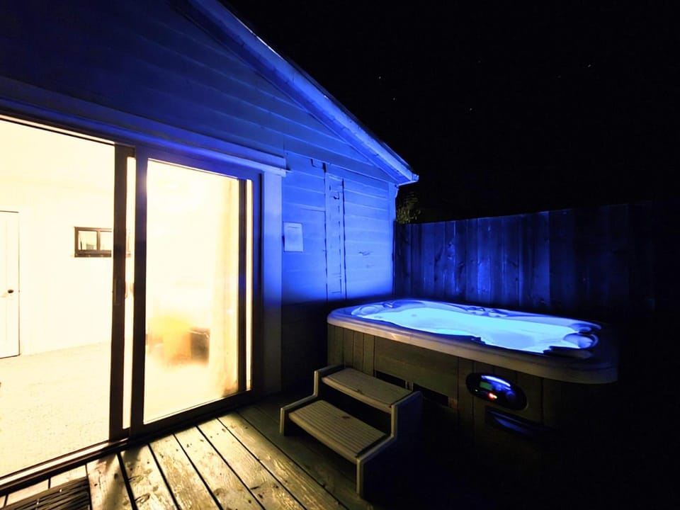 Hot tub