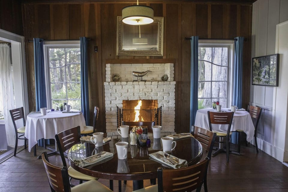 Inn at Schoolhouse Creek Inn in Little River