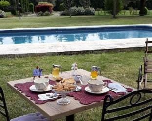 Mas La Pomarède Hotel in Provence-Alpes-Côte d'Azur