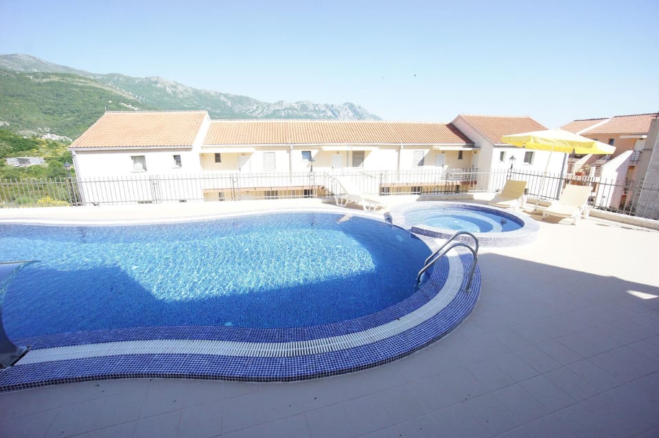 Apartments Becici Sunset Hotel in Budva Municipality