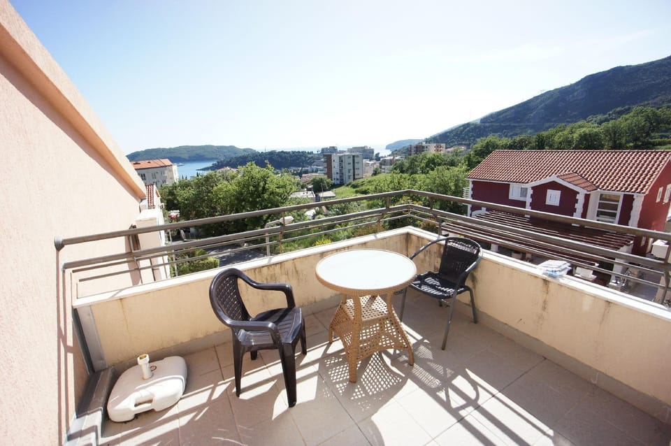 Apartments Becici Sunset Hotel in Budva Municipality