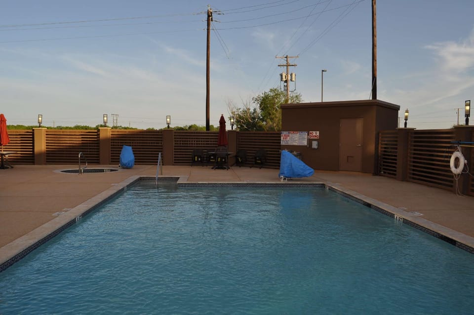 Hampton Inn Pleasanton Hotel in Rio Grande
