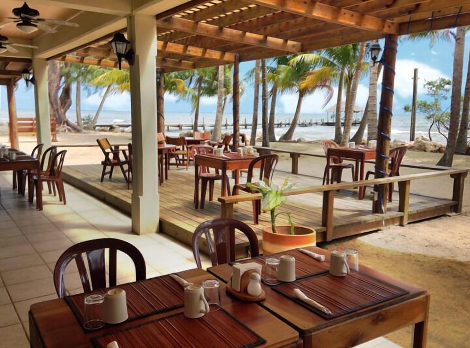 Pelican Beach Resort Hotel in Stann Creek District