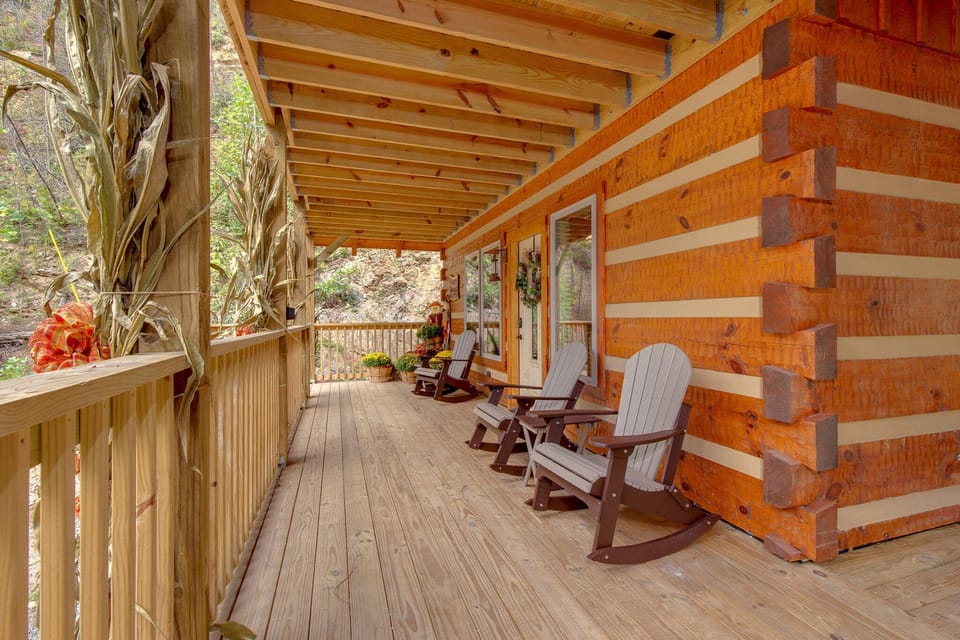 Lover s Hideaway by Jackson Mountain Rentals Hotel in Gatlinburg