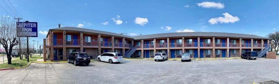 Jupiter Inn Hotel in Garland