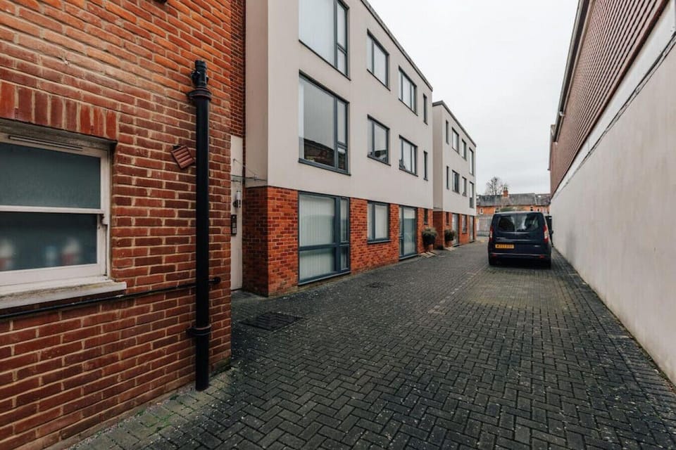 Central Modern Flat Sleeps 6 - Dedicated Parking Hotel in Henley-on-Thames