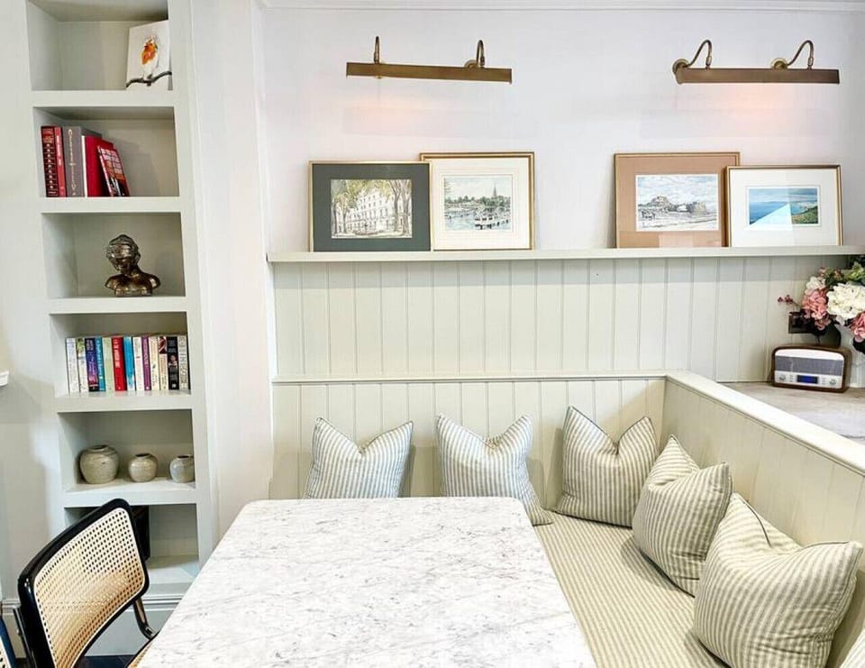 The Emerald - Central Henley 2 Bedroom House Hotel in Henley-on-Thames