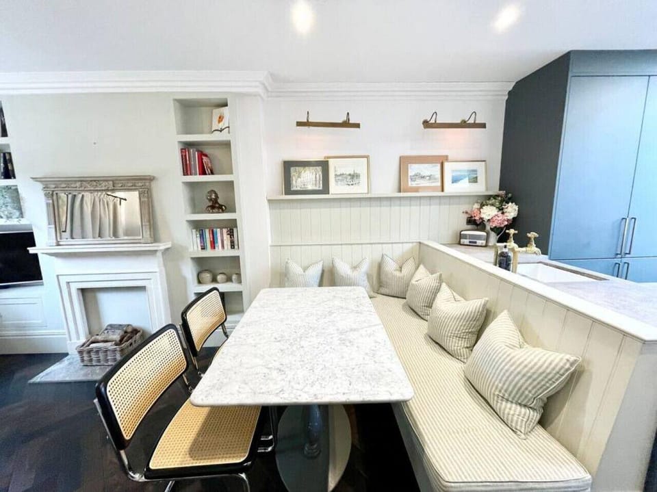 The Emerald - Central Henley 2 Bedroom House Hotel in Henley-on-Thames
