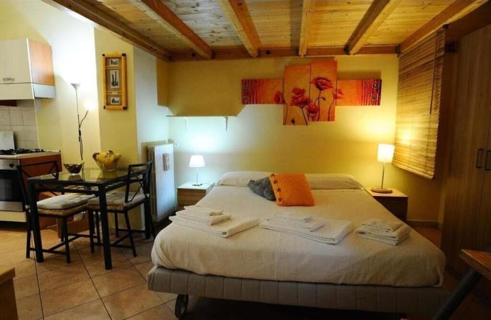 13 Tourist House Bologna Pratello Hotel in Bologna