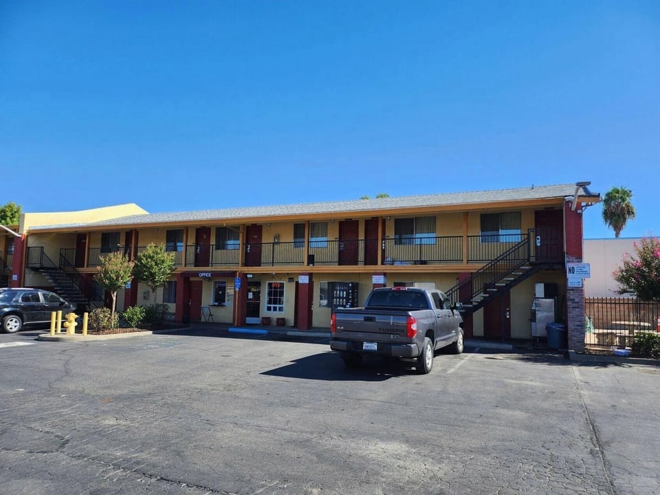 Vince s Motel Inc. Hotel in Sacramento