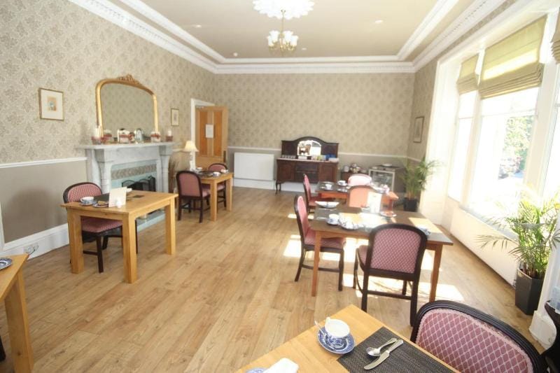 The Pines Guesthouse Hotel in Elgin