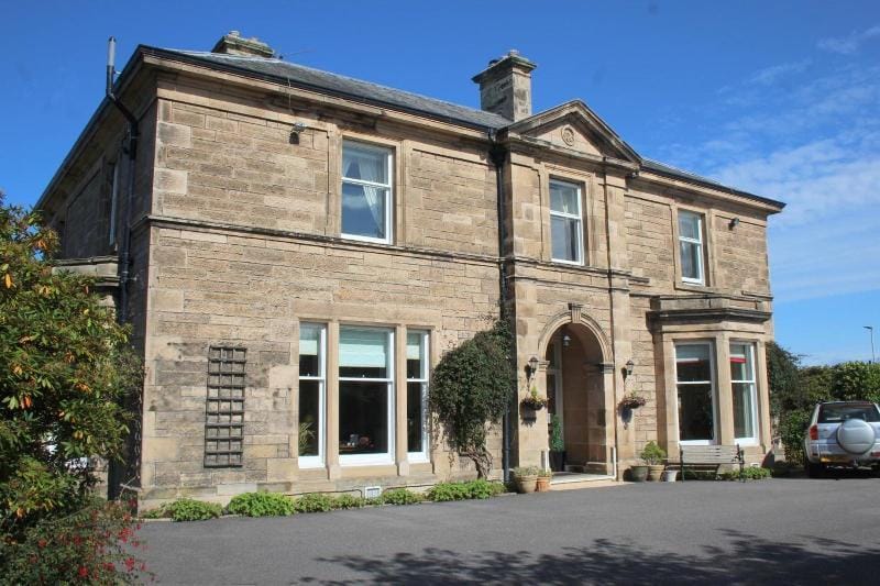 The Pines Guesthouse Hotel in Elgin