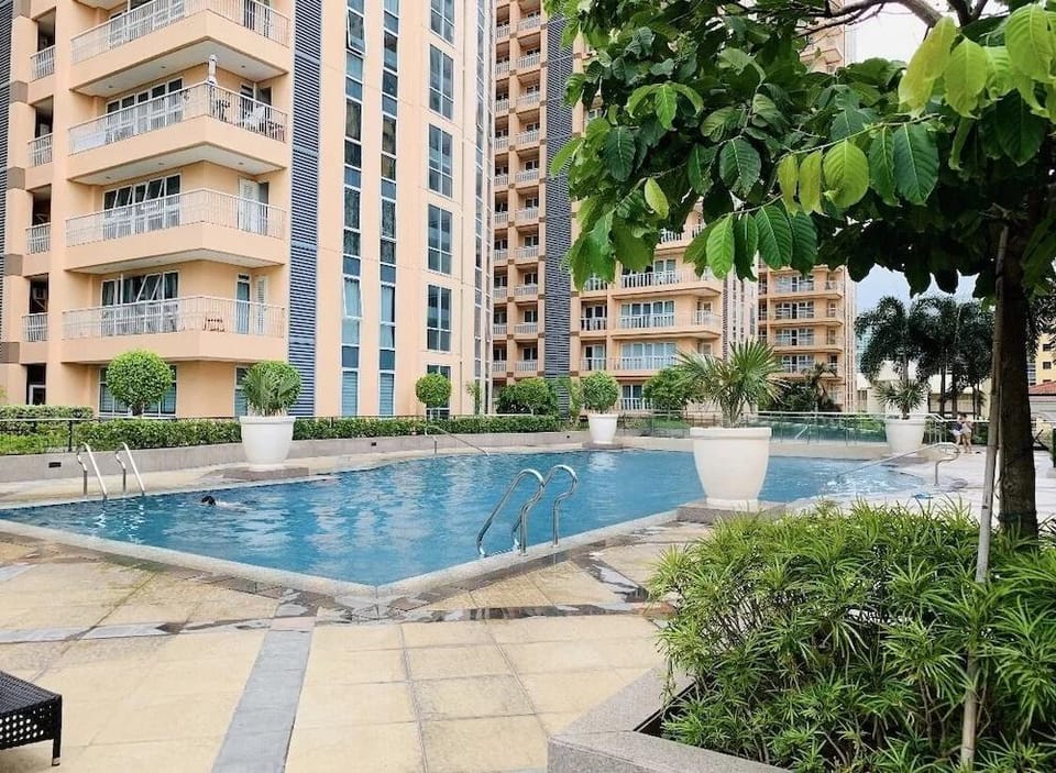 Fantastic Step to the Venice Hotel in Makati