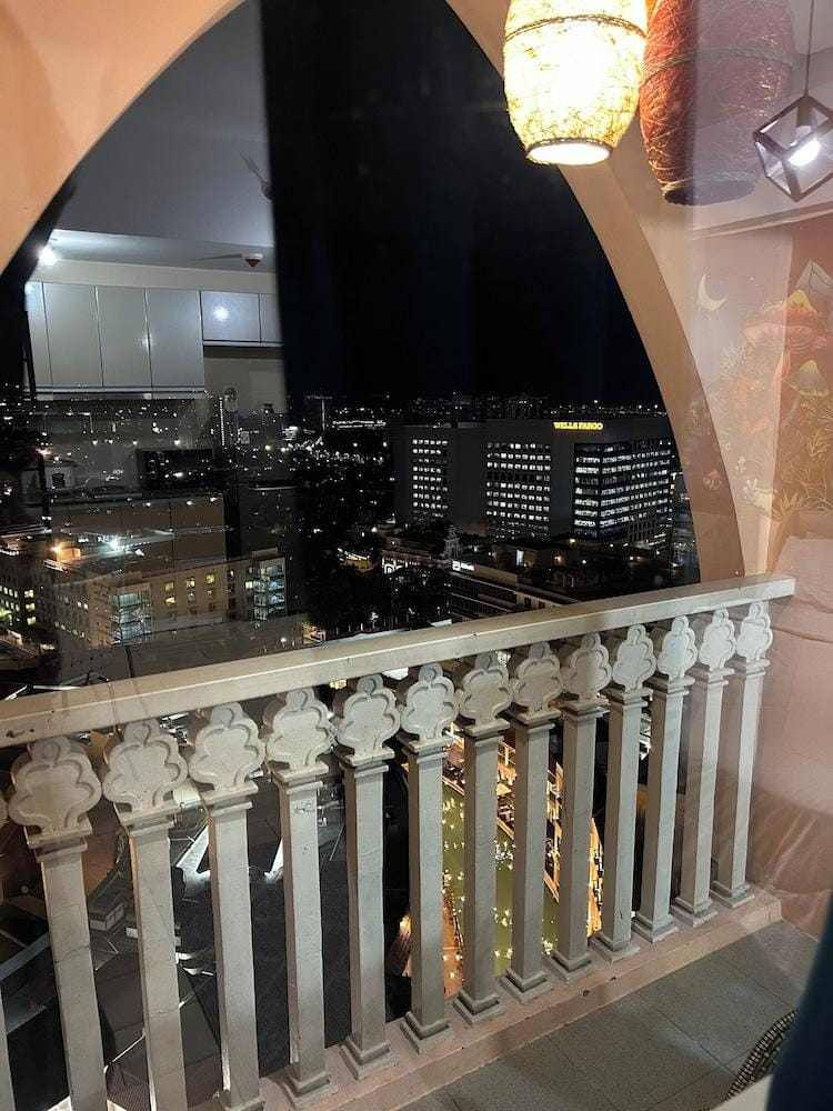 Fantastic Step to the Venice Hotel in Makati