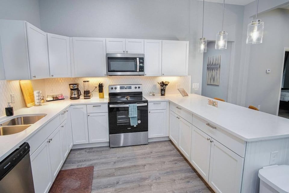 Exceptional 5BR So Close to Riverwalk and Downtown Hotel in San Antonio