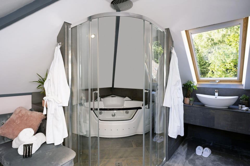 Stay at-FL Hotel in Mid Sussex District
