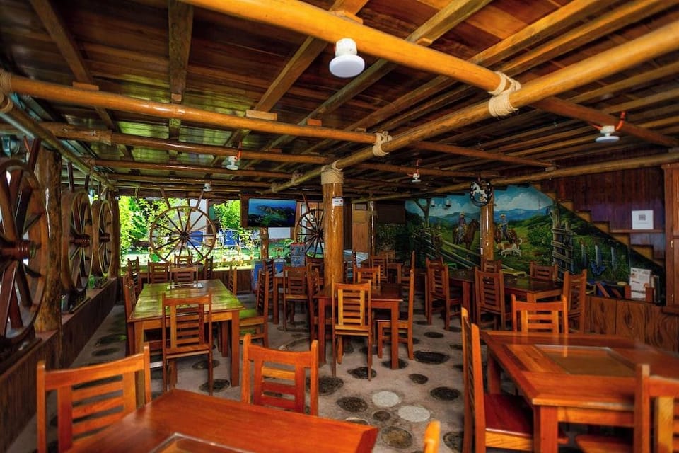 Hotel y Restaurante Las Adas y Estrellas Hotel in Cayo District