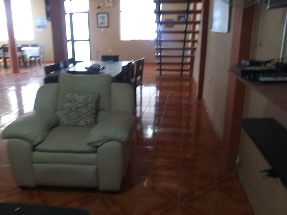 House El Canadiense Hotel in Canoas de Punta Sal