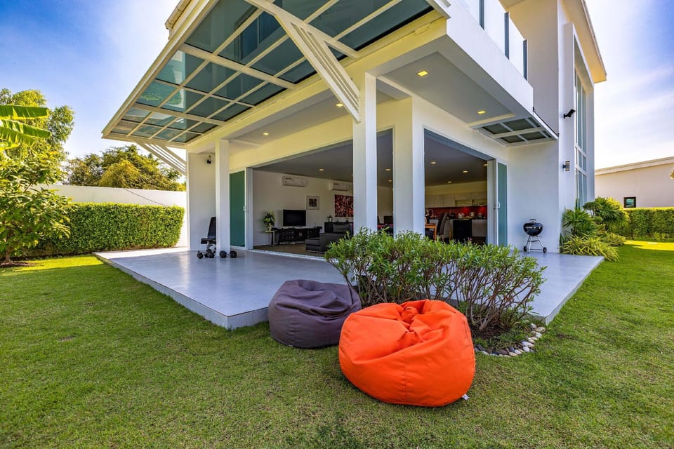 Modern 3 bedroom Pool Villa PG19 Hotel in Thailand