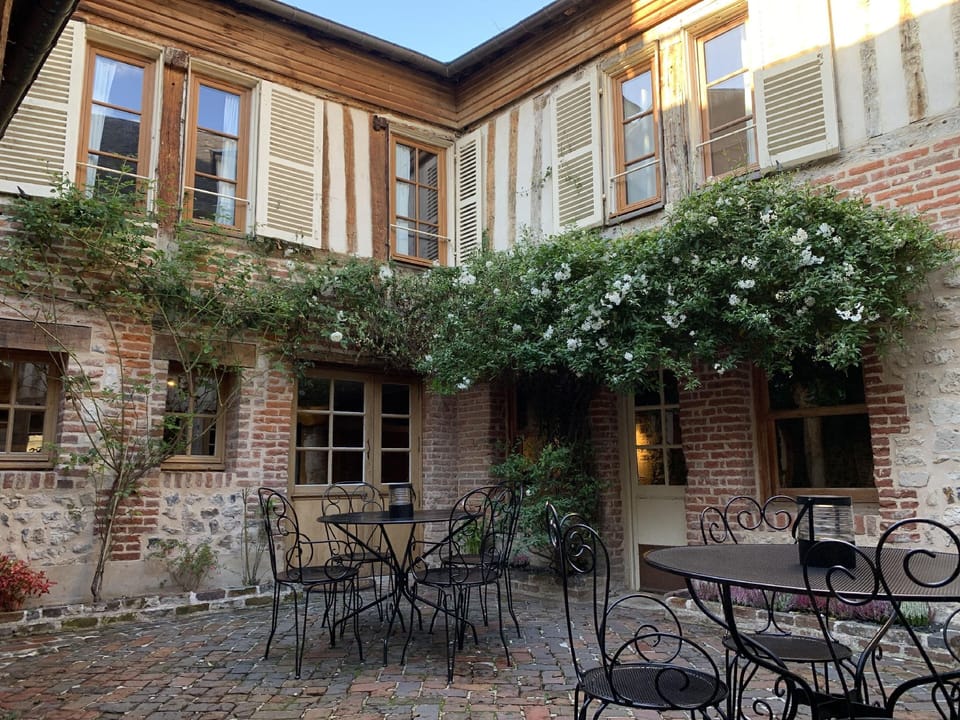 L école des Demoiselles Hotel in Honfleur