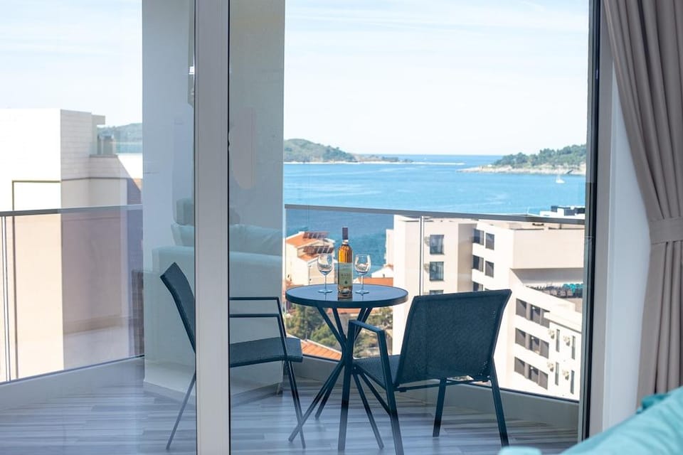 IN Property Apartments Hotel in Budva Municipality