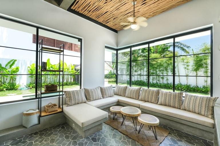 Lady Swan Villa Hotel in North Kuta