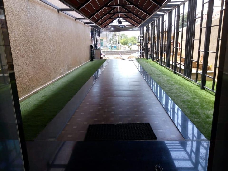 HOTEL REDLAS INN Hotel in Telangana