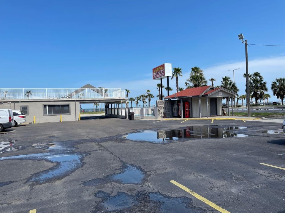 Budget Inn & Suites Shoreline Hotel in Nueces County