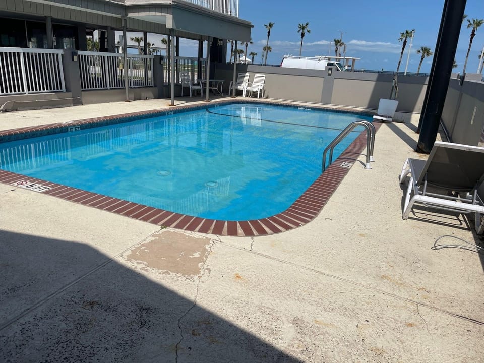 Budget Inn & Suites Shoreline Hotel in Nueces County