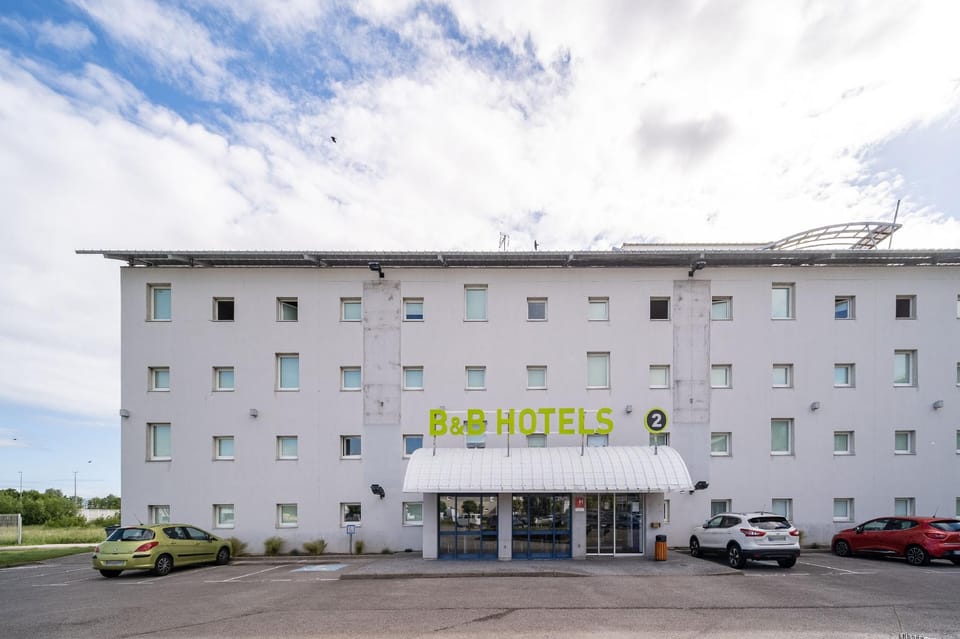 B&B HOTEL Calais Terminal Cité de l Europe 2 étoiles Hotel in Calais