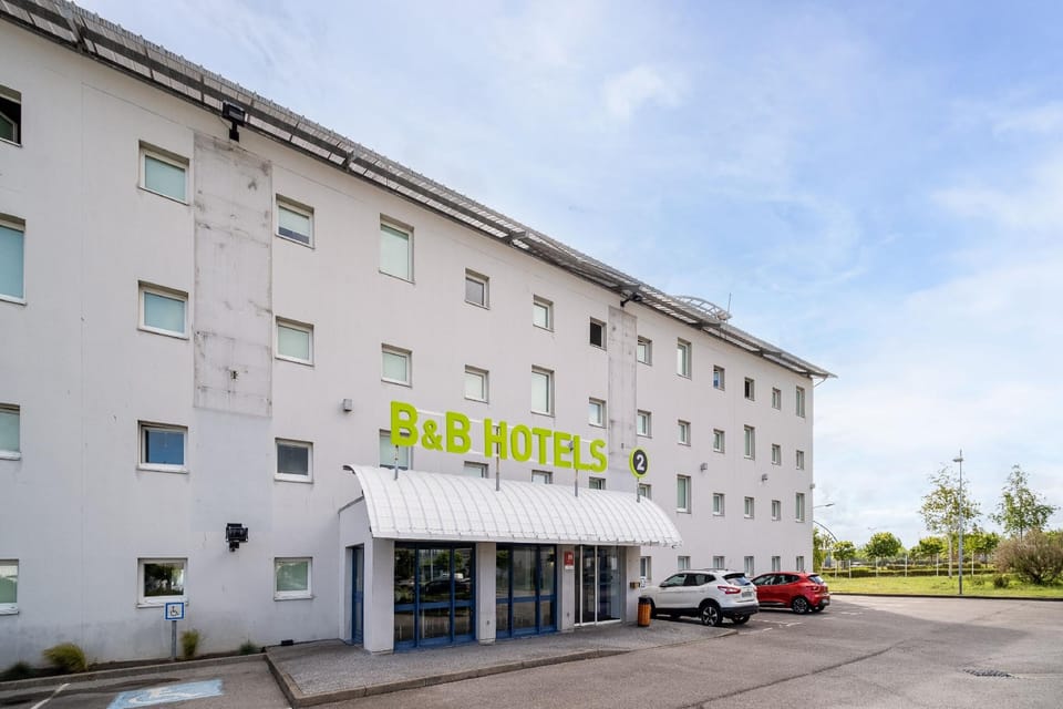 B&B HOTEL Calais Terminal Cité de l Europe 2 étoiles Hotel in Calais