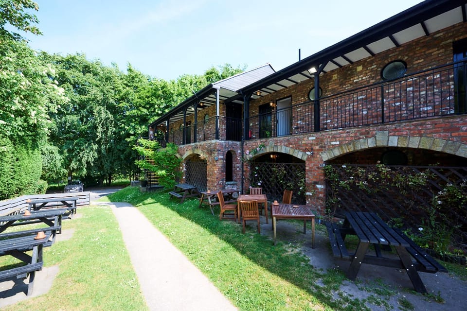 Red Lion Parbold Hotel in West Lancashire District