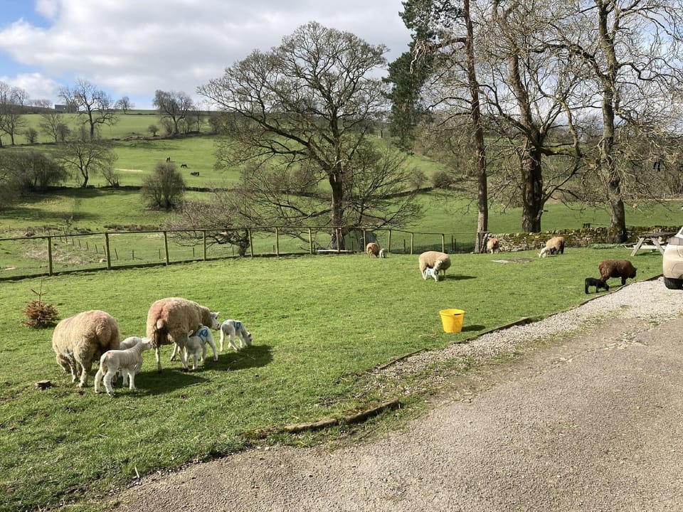 Gratton Grange Farm Holiday Cottage Hotel in Derbyshire Dales District
