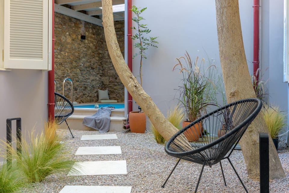 Incomparable Plaka s Lux 2bdrm Apt w Pvt Heated Pool Hotel in Plaka