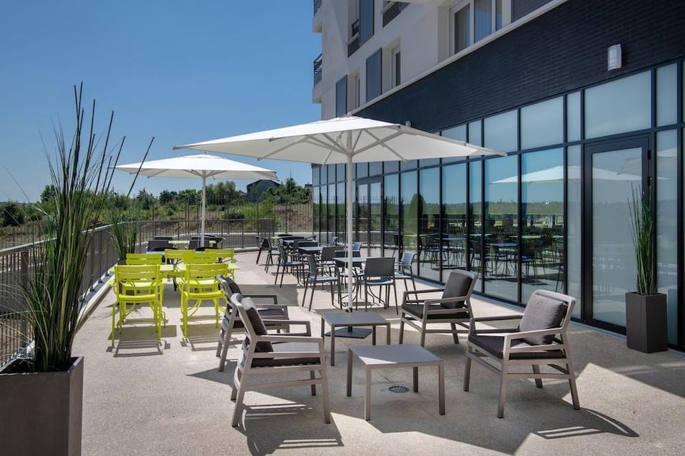 Le Moulin des Bruyeres Hotel in Corbeil-Essonnes