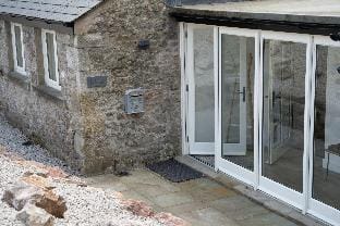 Contemporary Home by LetMeStay Hotel in England