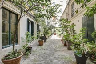 Modern french studio charm in the city Hotel in Paris