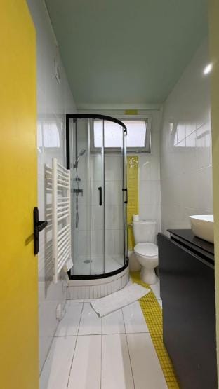 Agr  able 2 pi  ces au c  ur du 17 arrondissement Hotel in Paris