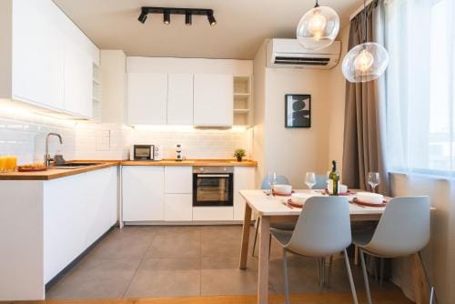 Design 1BDR Apartment near City Center Hotel in Sofia