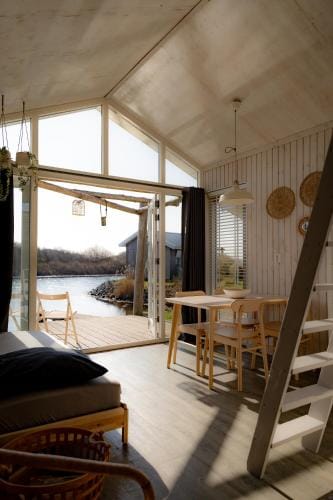 Brouwersdam Stay Hotel in Scharendijke