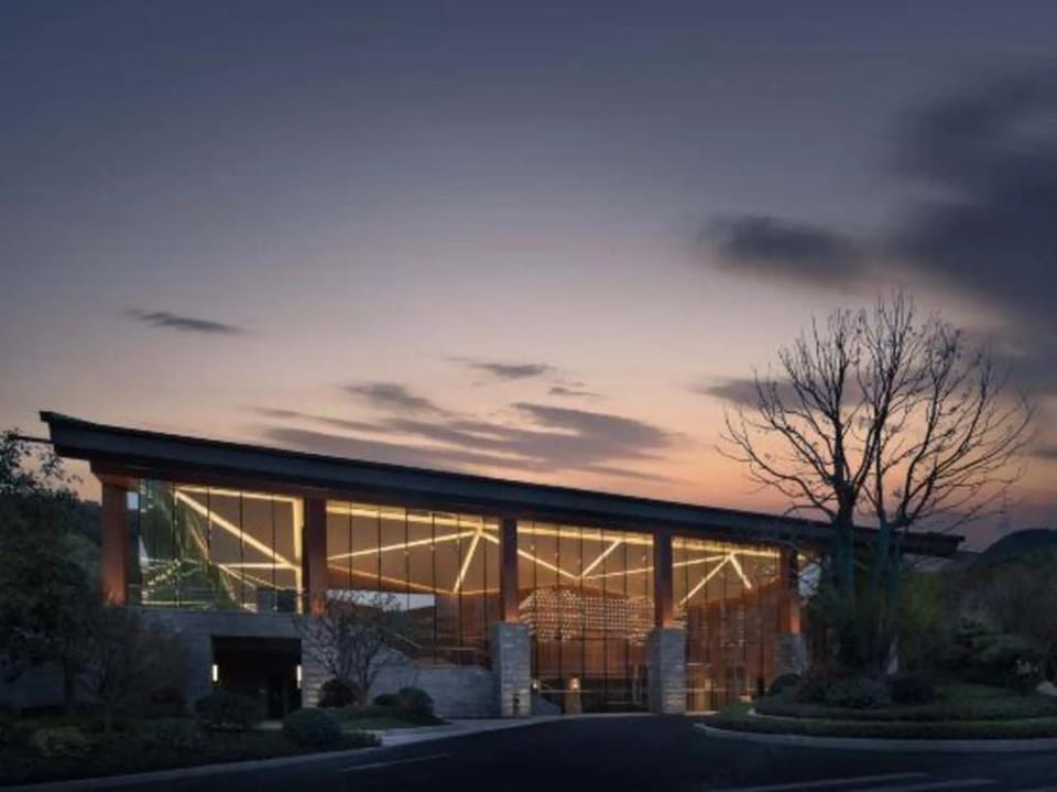 Senbo Resort Hotel in Hangzhou