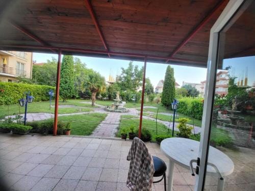 Vreshtat e Liqenit-Ezerski Llozja Hotel in Municipality of Ohrid, North Macedonia