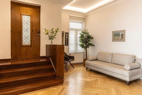 Kolonaki Chic Haven - A Downtown Retreat Hotel in Athens