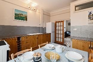 Connaught House - Central Location, Near the Beach Hotel in Tenby