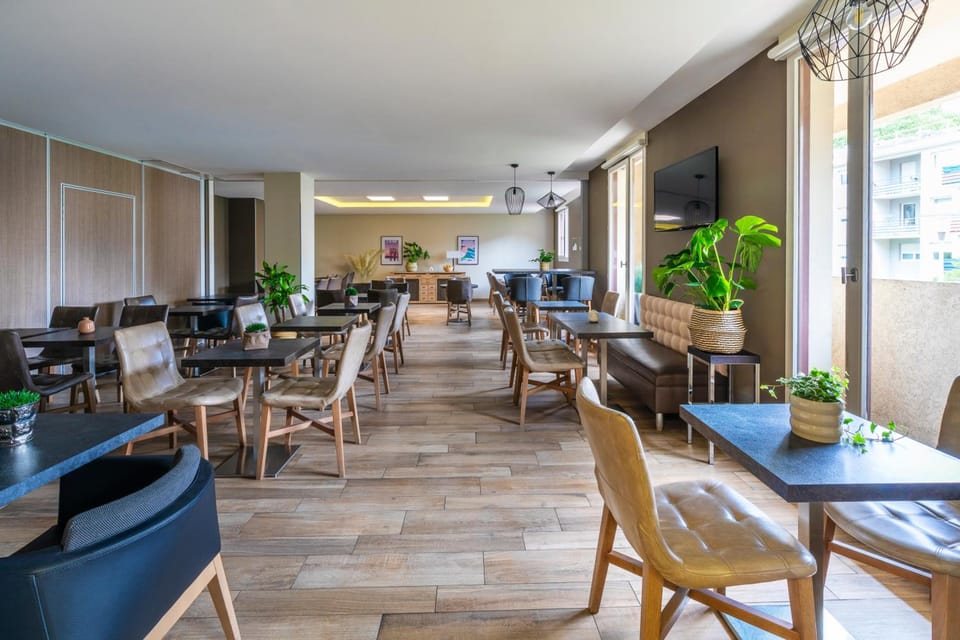 Kyriad Chambery Centre - Curial Hotel in Chambery